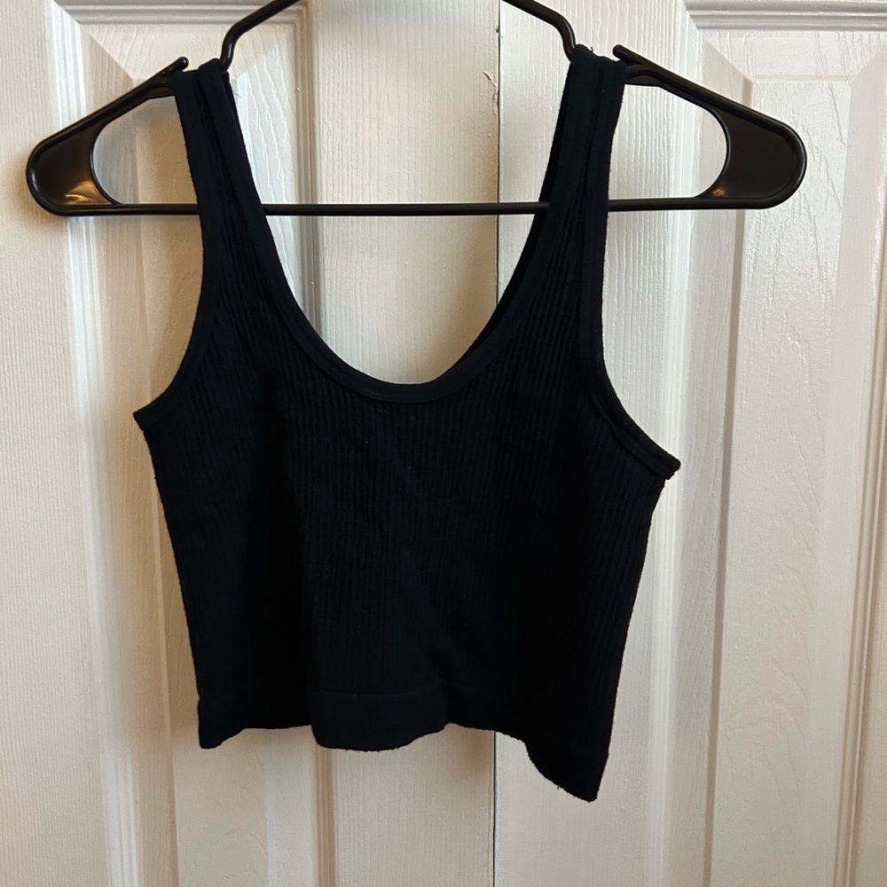 Black Ribbed Crop Top - Picture 2 of 2
